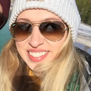 Meet your Posher, Julie
